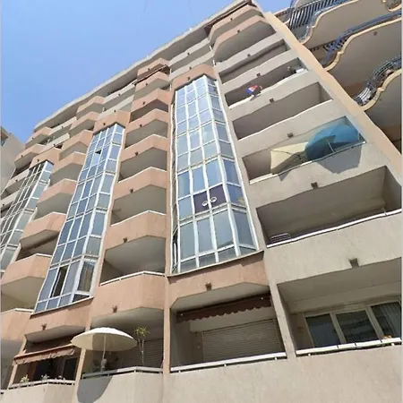 Апартаменты Climatise, 50 M De La Prom, Wifi *