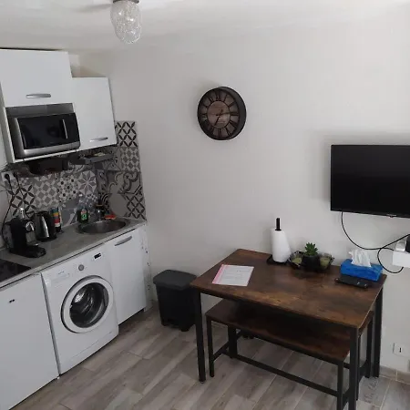 Апартаменты Climatise, 50 M De La Prom, Wifi *